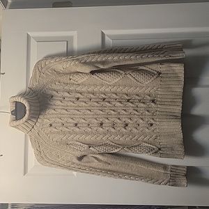 Women's sweater size petite small. Brand Relativity